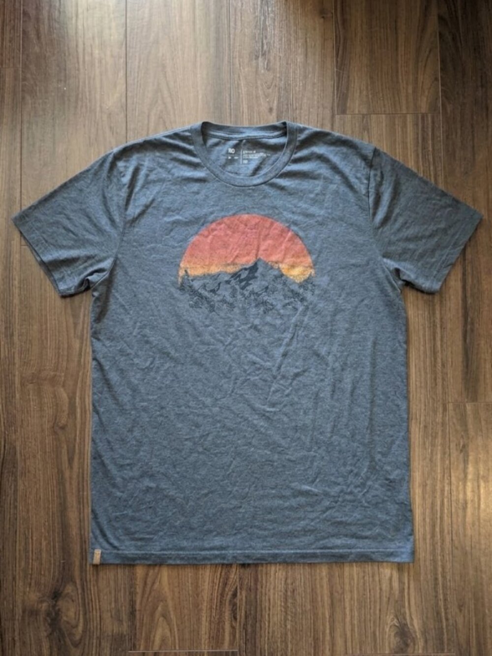 Tentree - Treeblend Vintage Sunset Graphic Tee Men's T-Shirt | Gray Charcoal: XL - Picture 3 of 16